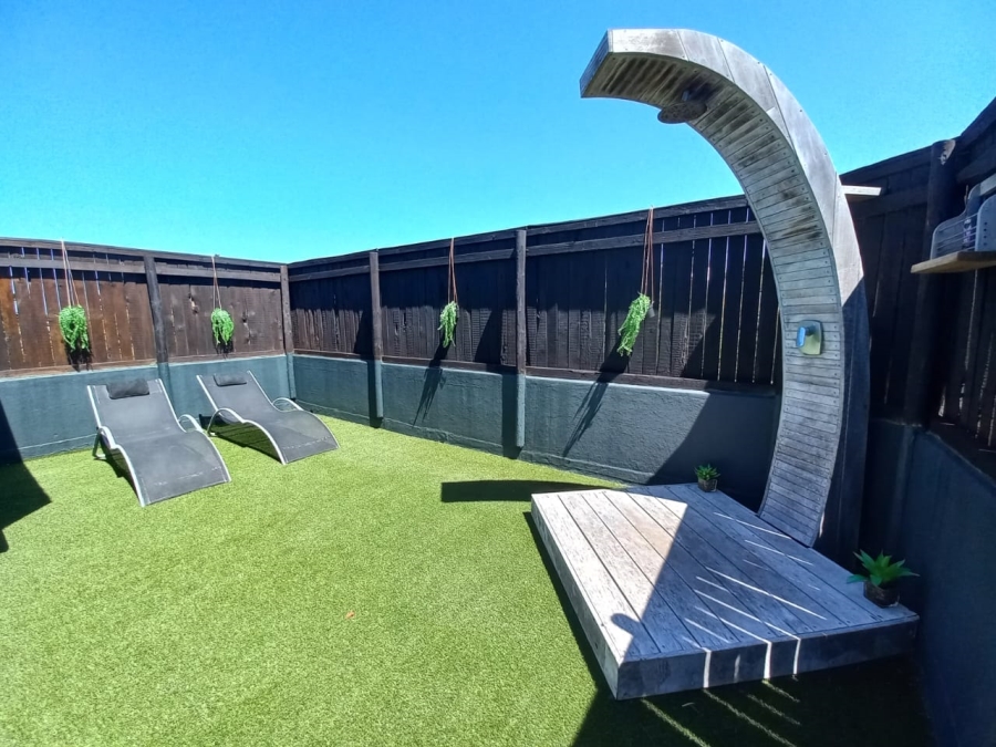 To Let 4 Bedroom Property for Rent in St Francis Bay Village Eastern Cape